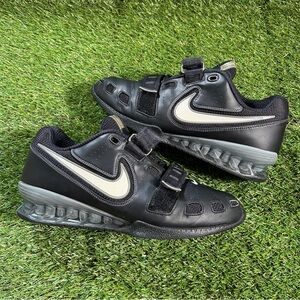 NIke Romaleos 2 Weightlifting Shoes Black White Mens size 10.5 476927-010